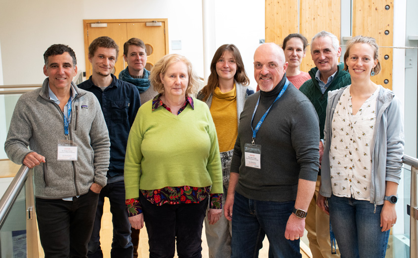 Prof. John Coates and Dr Thiago Correa from the University of California Berkeley Energy and Biosciences Unit (EBI) met with the SAMS algae researchers.
